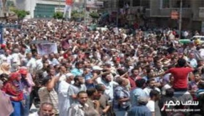 انطلاق مسيرة حاشدة من مسجد الإيمان بمكرم عبيد بالقرب من رابعة