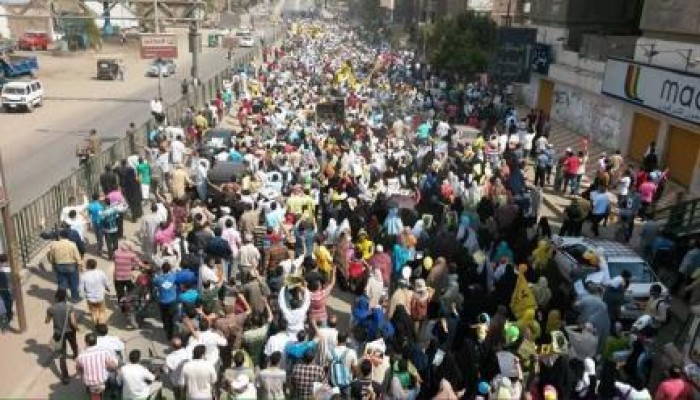 الآلاف يتظاهرون في شبرا الخيمة  دعما للشرعية