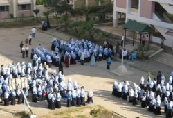 البحيرة" تسلم الأيادي"إجباري بطابور الصباح بمدارس دمنهور..وتفتيش ذاتي للطلاب والمدرسين