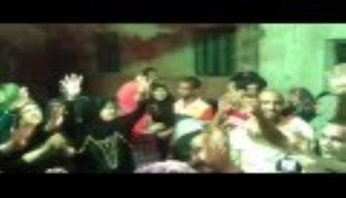 فرح شعبى يتحول لمظاهرة ورفع شعارات رابعة