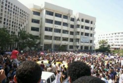بالفيديو .. انتفاضة طلاب جامعة المنصورة ضد الانقلاب