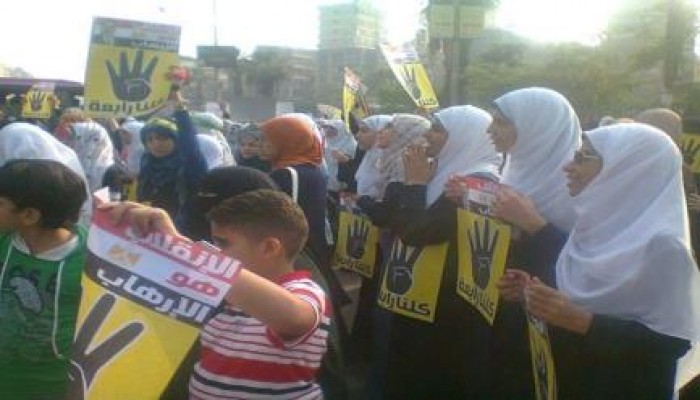 بالصور طلاب مصر يرفضون الانقلاب في أول يوم دراسي