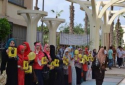 صورة وتعليق من انتفاضة طالبات جامعة المنصورة