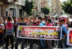 " طلاب ثانوي ضد الإنقلاب " يبدأون كفاحهم بوقفة أمام " الثانوية بنين بدمنهور "