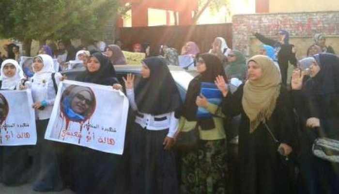 تلاميذ مصر يجبرون الانقلابيين علي التراجع وإلغاء مهزلة تسلم الأيادي من طابور الصباح