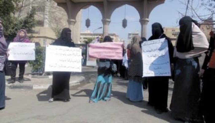 انتفاضة طالبات معهد فؤاد محيى الدين الأزهرى أمام حي شرق شبرا الخيمة