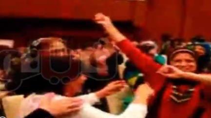 بالفيديو .. "فقرة رقص" في ختام مؤتمر وزير التضامن حول دور المرأة في الانقلاب !