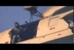 فيديو (جديد) قناصة الجيش داخل الطائرة يهاجمون المتطاهرين فى رمسيس جمعة الغضب ١٦ اغسطس