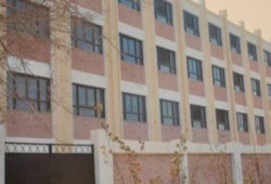 نقل 5 مدرسين بالمحلة الكبرى وإحالتهم إلى التحقيق .. لرفضهم إذاعة "تسلم الأيادى" فى الطابور