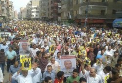حشود غفيرة في تشييع جنازة شهيد معتقلات الانقلاب د/ صفوت خليل بالمنصورة