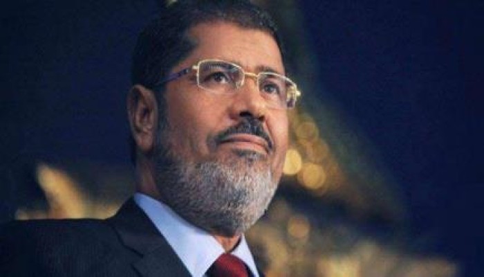 بعد 3 أشهر من الانقلاب "السيسي" يطلب من مدير مكتب الرئيس "مرسي" اقناعه بالتنازل عن الحكم
