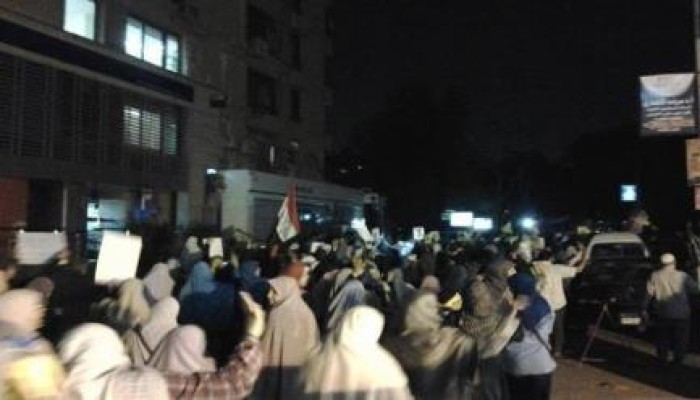 مسيرة ليلية حاشدة تنطلق من مسجد الرحمن بـ "المعادي" ضد الانقلاب العسكري (صور)