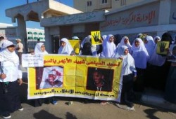 وقفة احتجاجية لحركة أزهريون ضد الانقلاب أمام المنطقة الأزهرية بالسويس