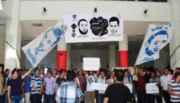 انتفاضة طلابية بجامعة قناة السويس وبدء إضراب جزئي رفضا للانقلاب واحتجاجا علي اعتقال الطلاب