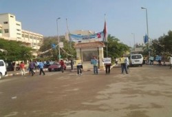 طلاب ضد الإنقلاب ينظمون سلسلة بشرية داخل جامعة الزقازيق لرفض الإنقلاب العسكري