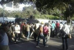 مليشيات الانقلاب وبلطجية الداخلية يعتدون علي  فتيات معهد أزهري بالشرقية