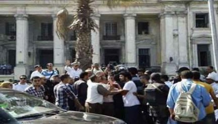 قوات الانقلاب تلقي القبض على 20 ناشطا خلال محاكمة قتلة "خالد سعيد"