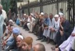 حركات عمالية تقاضي وزير الداخلية بسبب فض اعتصام العمال بالقوة