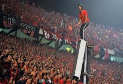 فضيحة..... قسم الوايلي يفرج عن أعضاء "أولتراس أهلاوي" بعد تهديدات بحرق القسم