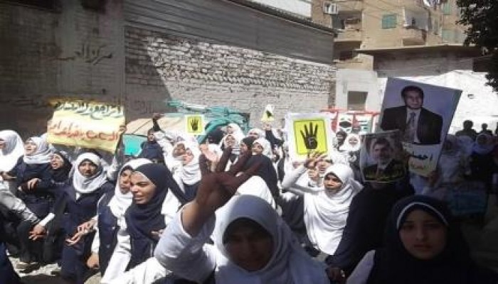 تظاهر طلاب اسيوط رفضا للانقلاب
