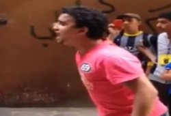 رسالة قوية ومؤثرة من شاب صغير لضباط الجيش في تظاهرات أمس الجمعة (فيديو)