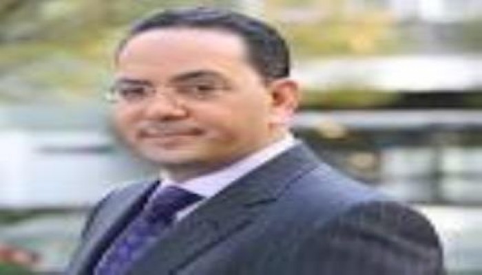 زين العابيدن توفيق يكتب: بين البطل والجذاب