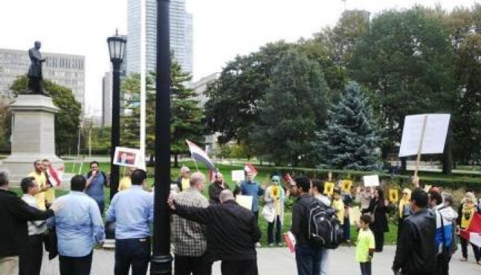 وقفه لأبناء الجالية المصرية اليوم في ايطاليا مدينة تورينو رفضا للانقلاب