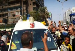 سائق اسعاف يهتف للرئيس مرسي ورابعة (فيديو)