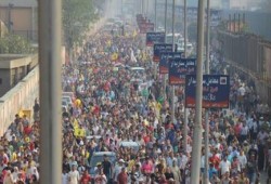 جماهير غفيرة بالهرم اليوم فى مليونية "6 أكتوبر" .. "مكملين" (صور)
