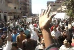بالفيديو أهالي كفر الشيخ يشيعون جنازة شهيد رمسيس ويتعهدون بإسقاط الانقلاب