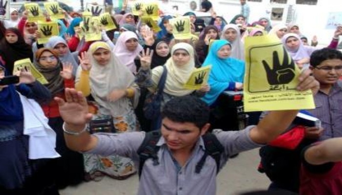 مسيرة لطلاب جامعة  دمنهور رفضاً للإنقلاب الدموي في مصر