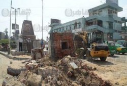 بالصور .. الانقلاب يقوم بإزالة تمثال المشير "الجمسى" بالمنوفية