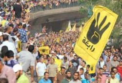 الاندبندنت: حكومة الانقلاب في مأزق مع استمرار تظاهرات المؤيدين رغم القتل والاعتقال