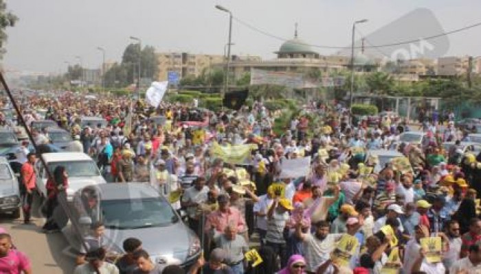 عشرات الآلاف ينطلقون في مسيرة من مسجد السلام بمدينة نصر
