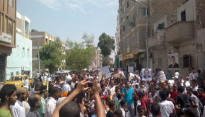 مسيرات المعادي تستقل المترو في طريقها إلي كوبري القبة
