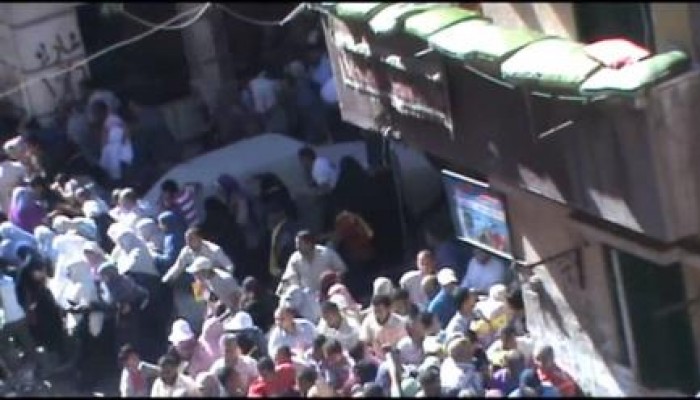 بالفيديو .. مدرعة تابعة لميليشيات السيسي تدهس المتظاهرين في الاسكندرية