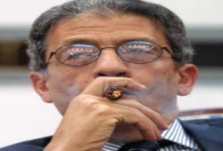 عمرو موسى يلتقي وفدا من "البهائيين"