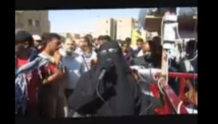 بالفيديو رسالة للثوار من أم الشهيد أحمد السباعي