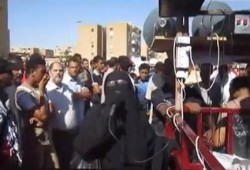 أم الشهيد السباعي بالسويس تبكي الجميع فى رسالتها للثوار الاحرار (فيديو)