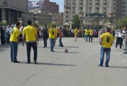 بالفيديو طلاب " ضد الانقلاب" بطنطا تنظم  مباراة بين فريقى الشهداء والمعتقلين داخل الجامعة