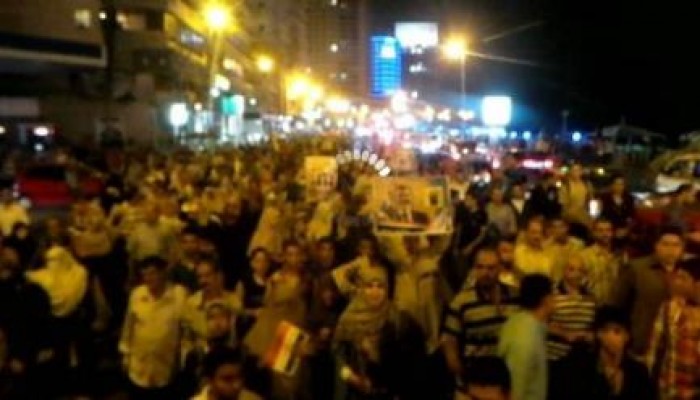 رغم القمع .. مسيرة حاشدة على كورنيش سيدي بشر بالإسكندرية (مباشر)