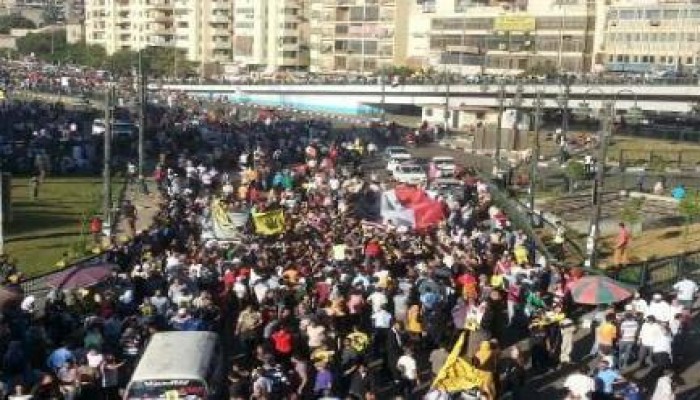 100 يوم انقلاب - الثوار يتوافدون إلى ميدان الجيزة (صور)