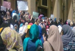 انتفاضة  طلابية في أول يوم لجامعة الأزهر رفضا للإنقلاب