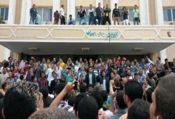 هتافات طلاب جامعة الأزهر"  أنا أزهري حر وهوريكوا المر "