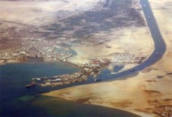 الإنقلابيون يبيعون أراضي على جانبي قناة السويس للإمارات والكيان الصهيوني
