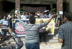 البحيرة ... وقفة لأزهريين ضد الانقلاب بكلية الشريعة والقانون بدمنهور