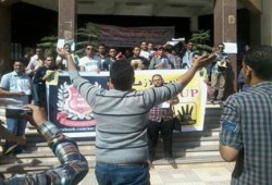 البحيرة ... وقفة لأزهريين ضد الانقلاب بكلية الشريعة والقانون بدمنهور