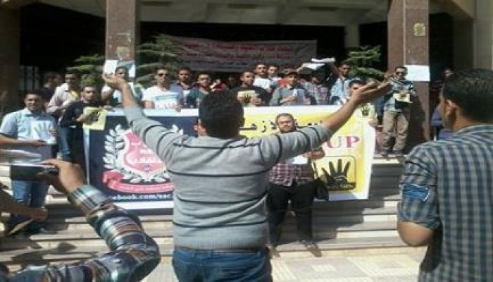 البحيرة ... وقفة لأزهريين ضد الانقلاب بكلية الشريعة والقانون بدمنهور