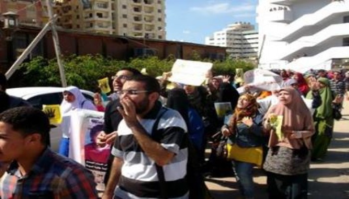 مسيرة لطلاب ضد الانقلاب بالمجمع العلمي لجامعة دمنهور رفضاً للانقلاب الدموي