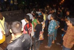 سلسلة بشرية لاهالي قرية مزغونة بمركز البدرشين بالجيزة (صور)